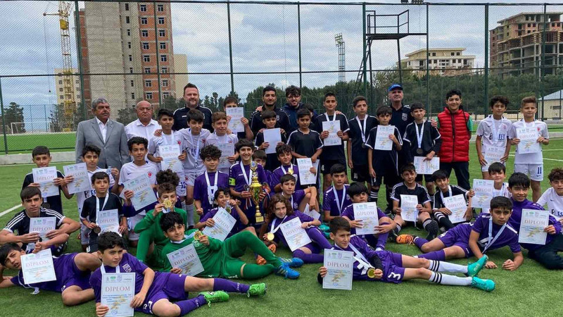 Yeniyetmə futbolçularımız Sumqayıta kubok gətiriblər