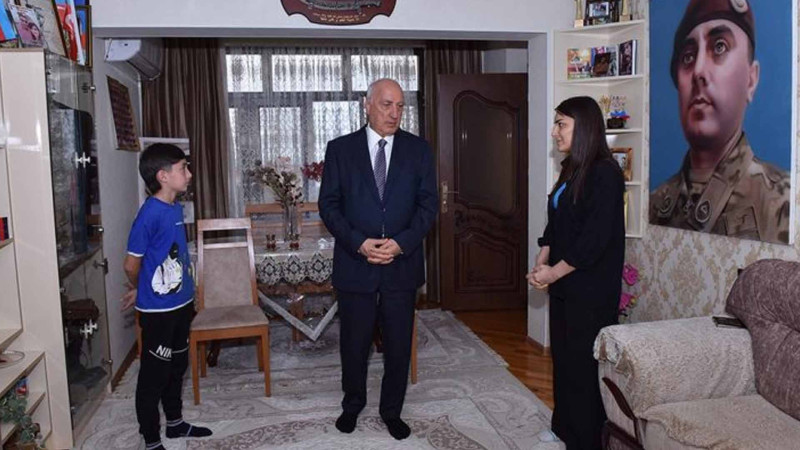 Şəhər rəhbəri Vətən Müharibəsi Qəhrəmanlarının ailələrinə baş çəkib