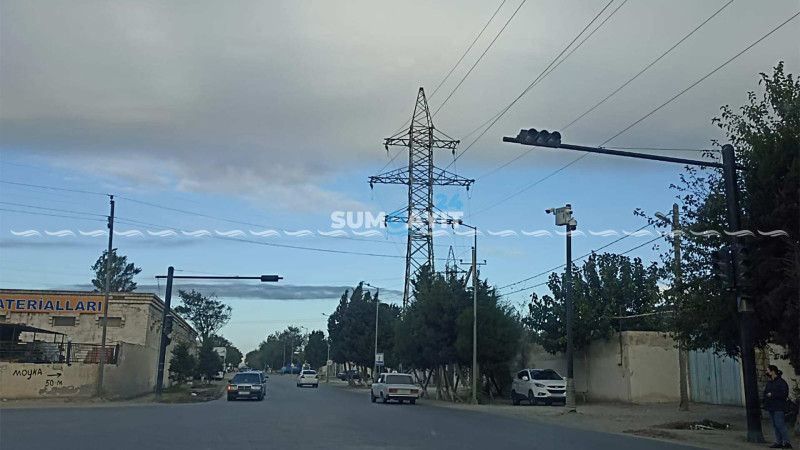 Səməd Vurğun küçəsindəki işıqforun qırmızı işığı yoxdur