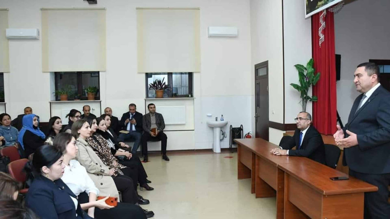 YAP-nin sədri və millət vəkili sakinlərin müraciətlərini dinləyiblər