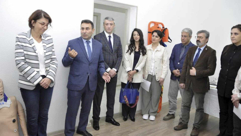 Beynəlxalq ekspertlər Sumqayıt həkimləri ilə biliklərini bölüşüblər