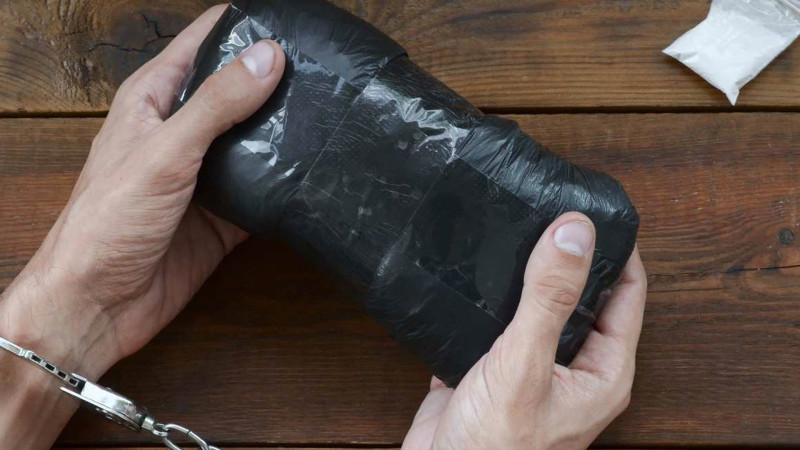 Keçmiş məhkumdan narkotik götürülüb