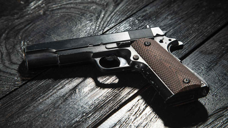 Saray qəsəbəsi: kişidə odlu silah aşkarlanıb