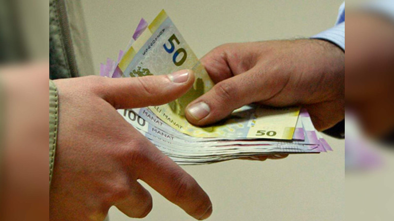 Direktor olmağı arzulayan tələbə aldadılıb