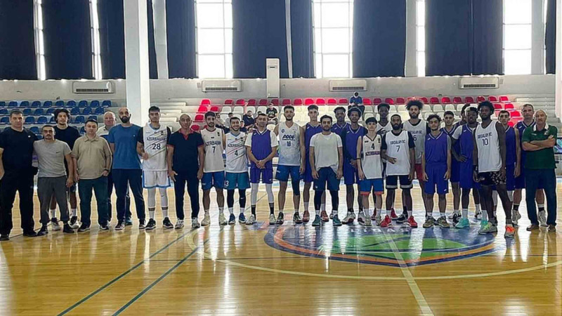 Sumqayıtın basketbol komandası yoldaşlıq oyunu keçirib