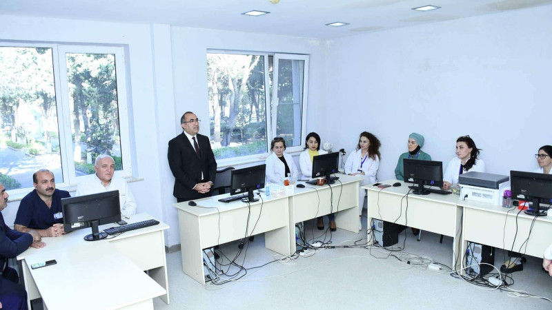 YAP-nin sədri partiya fəallarını qəbul edib