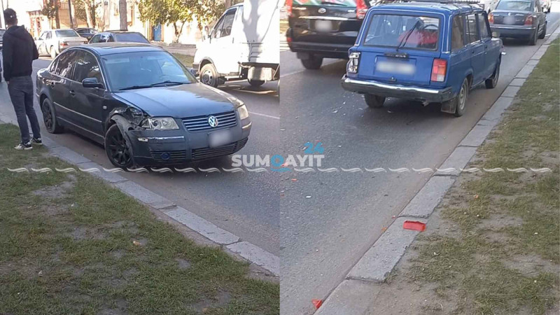 “Volkswagen” parklanmış avtomobilə çarpılıb