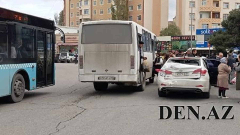 522 nömrəli marşrut avtobusu qəzaya uğrayıb