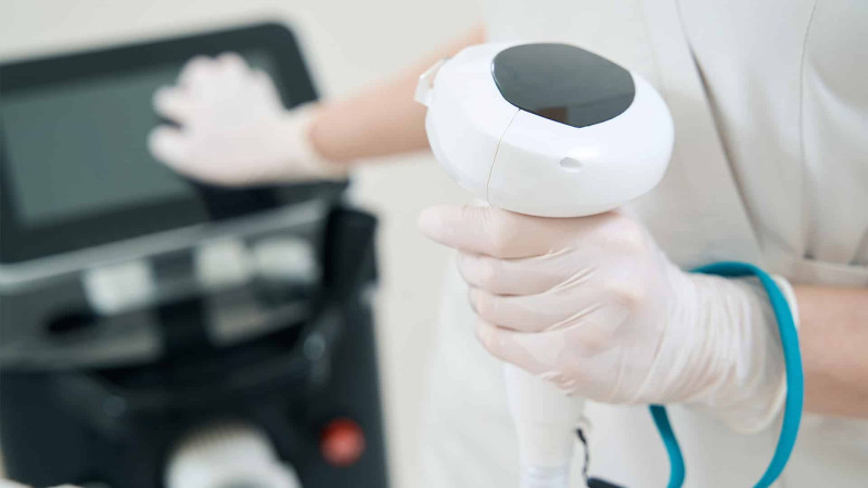 Sarayda 20 minlik lazer aparatları oğurlanıb