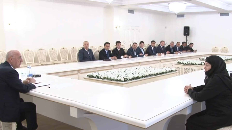Şəhər rəhbəri Zakir Fərəcov sakinlərlə görüşüb