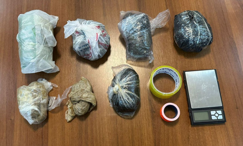 Saray polisi narkotik alverçisini saxlayıb