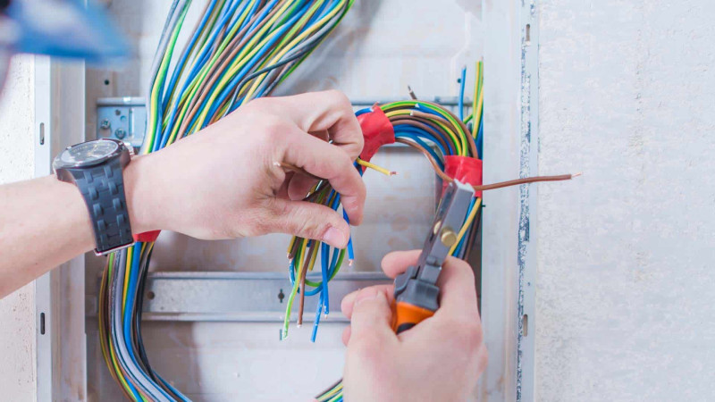 Sumqayıtda sayğaclar və elektrik kabeli yanıb