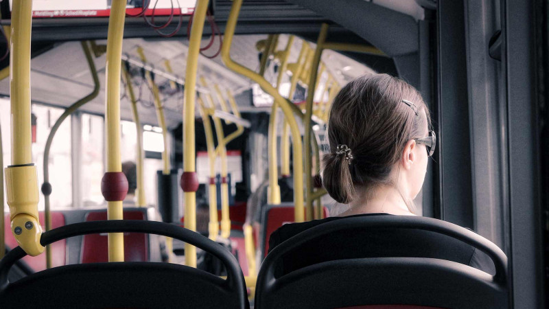 Avtobusda gördüyü qız başına bəla oldu