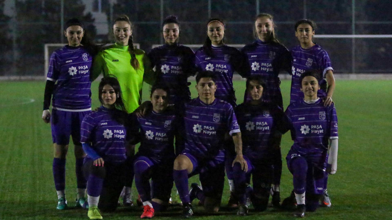 Qızlarımız çempionluq yolunda əsas rəqibini üstələyiblər