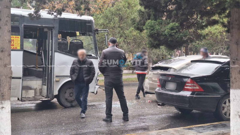 Sumqayıtda avtobus “Toyota”nı vurub