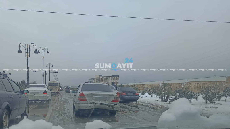 Sülh küçəsində zəncirvari qəza olub