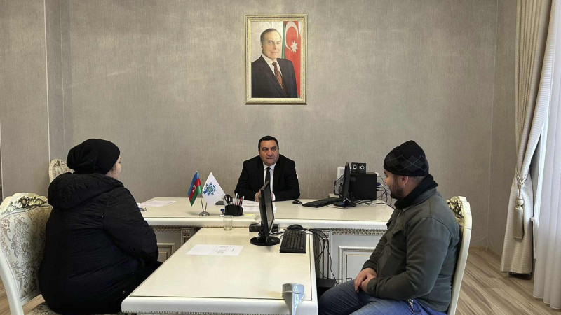 Müşfiq Məmmədli seçicilərin problemlərini dinləyib