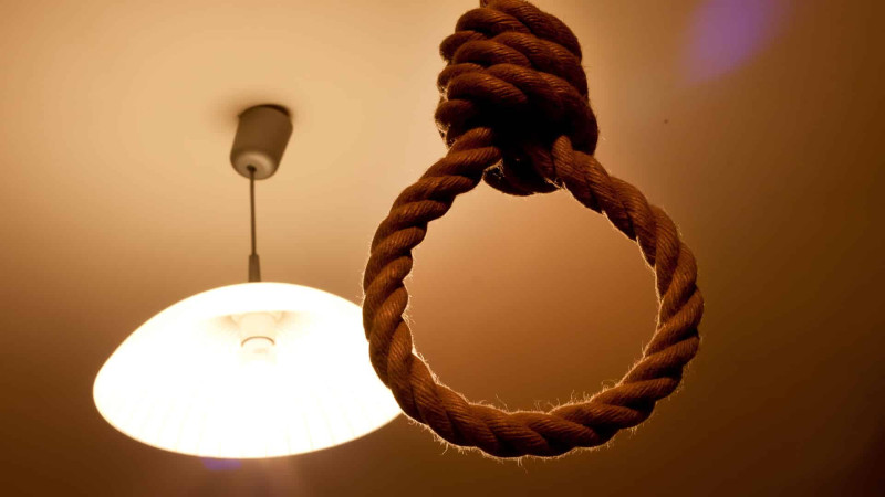 Sumqayıtda intihar olub