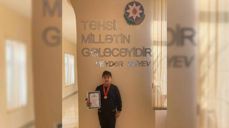 8 nömrəli məktəbin şagirdi müsabiqədə təltif olunub