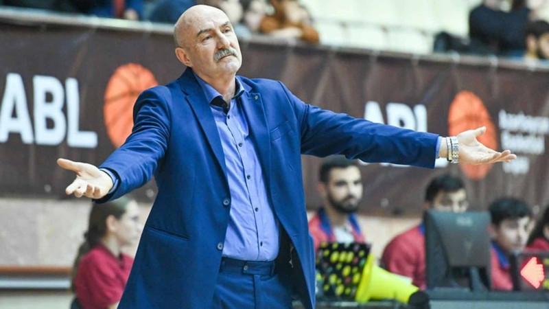 Məşqçi basketbolçularımızın oyununu bəyənmir