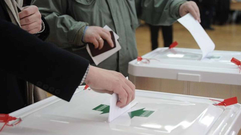Seçicilər üçün qaynar xətt fəaliyyət göstərir