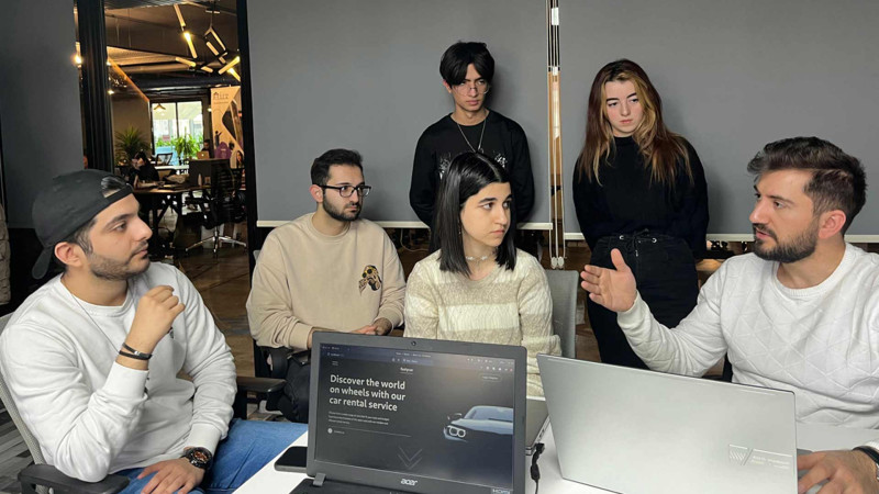 SDU-da 2 startap layihəsi müzakirə olunub