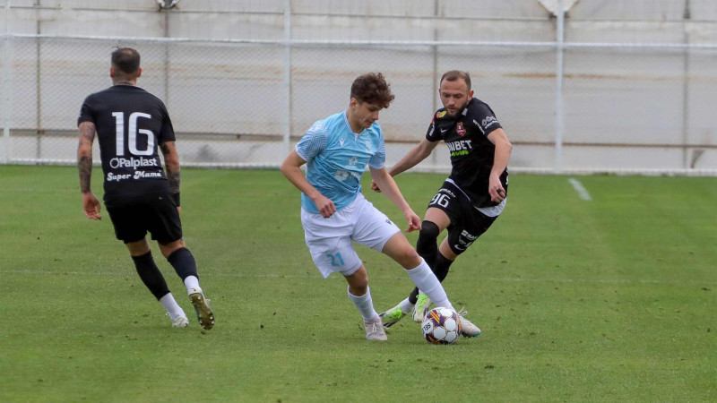 18 yaşlı futbolçumuz adından söz etdirib