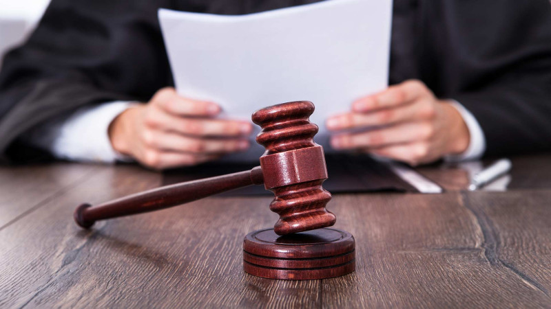 Şəhid anasını oğlunun sağ olmasına inandırıb, pulunu aldılar