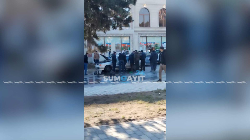 “Karvan”ın qarşısında avtomobil alışıb