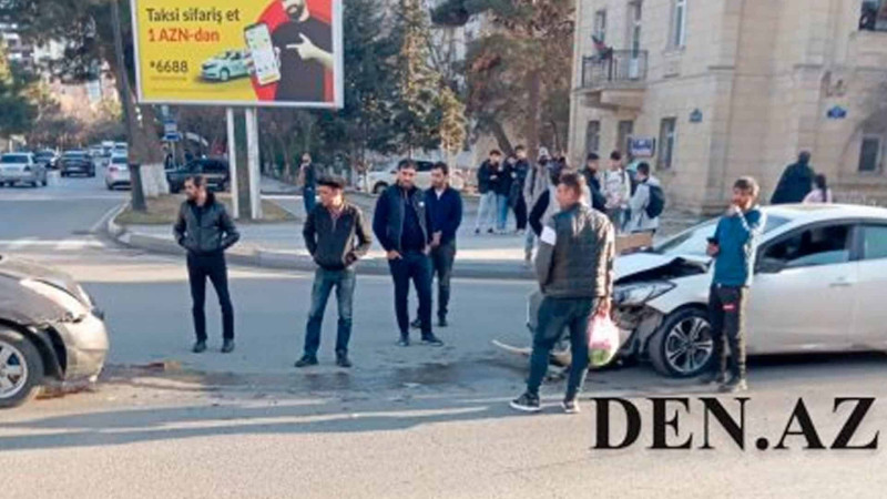 Azərbaycan prospektində 2 maşın toqquşub