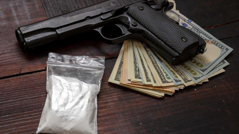 Sumqayıtda keçmiş məhkumdan silah və narkotik götürülüb