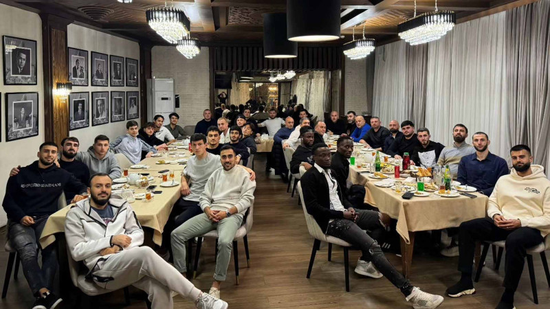 Restoranlar şəbəkəsinin sahibi “Sumqayıt”ı şam yeməyinə dəvət edib