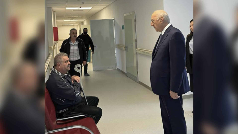 Zakir Fərəcov tibb ocağında olub