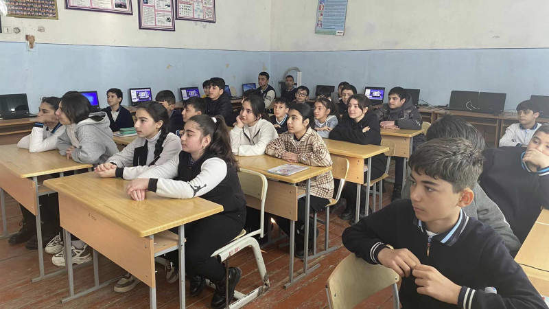 Yuxarı sinif şagirdləri məişət zorakılığı mövzusunda maarifləndiriliblər