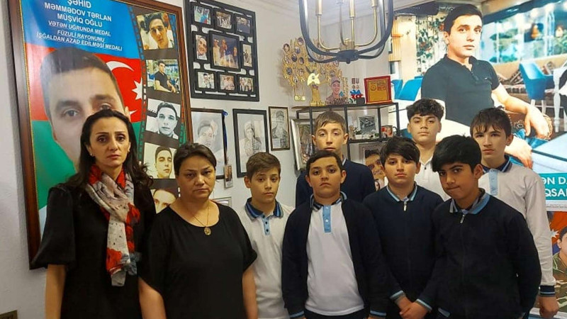 Məktəb kollektivi şəhid Tərlan Məmmədovun ailəsinə baş çəkib