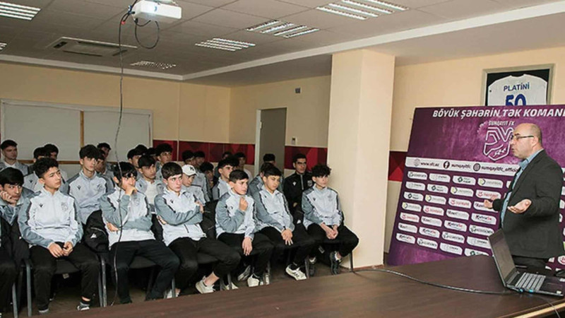 “Sumqayıt”ın futbolçuları danışılmış oyunlar haqda məlumatlandırılıblar