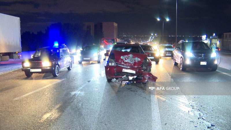 Bakı-Sumqayıt yolu: ara məsafəsi saxlamayan “Prius” qəza törədib