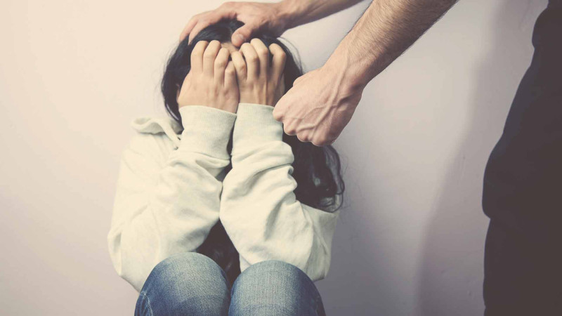 Keçmiş arvadına əl qardıran şəxsə məhkəmə qadağa qoyub