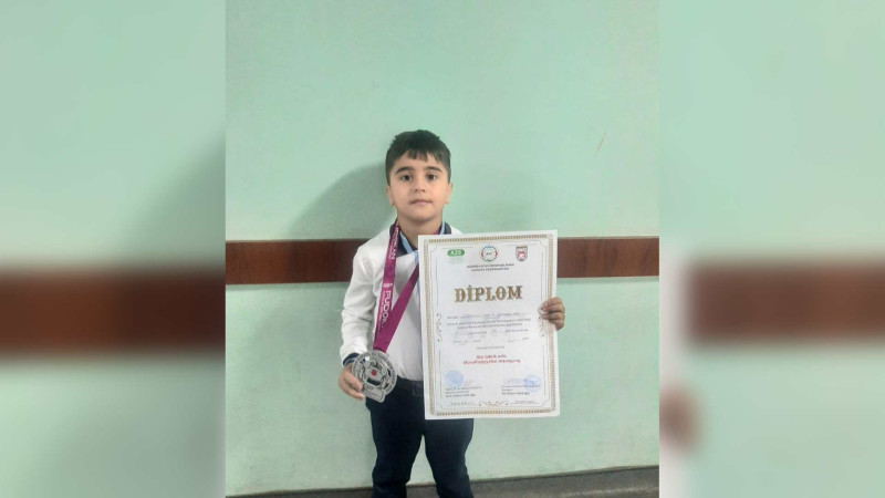 Kiçik yaşlı məktəblimiz karate turnirinin ikincisi olub
