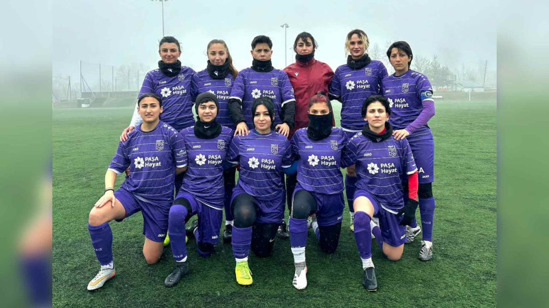 Qız futbolçularımız “Qəbələ”ni darmadağın ediblər