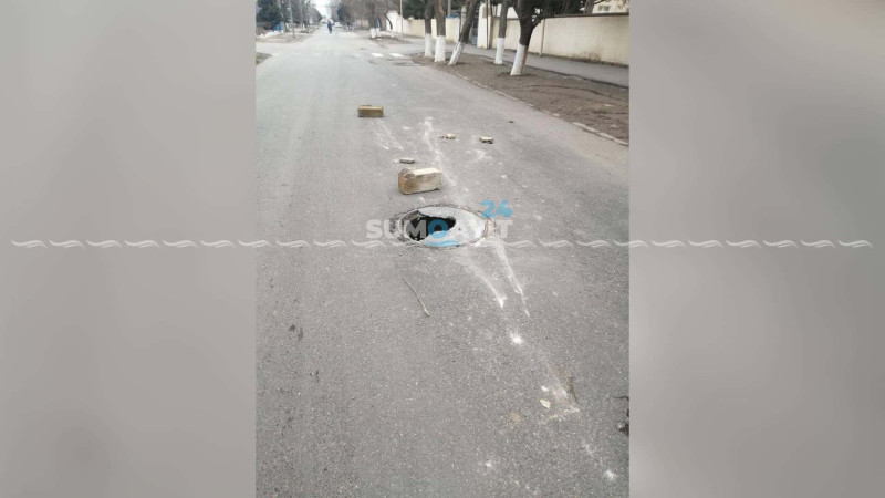 Məktəb yolunda kanalizasiya lükü təhlükəli vəziyyət yaradır
