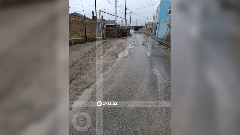 Bu küçənin sakinləri yolların asfaltsız və qaranlıq olmasından şikayətlənirlər
