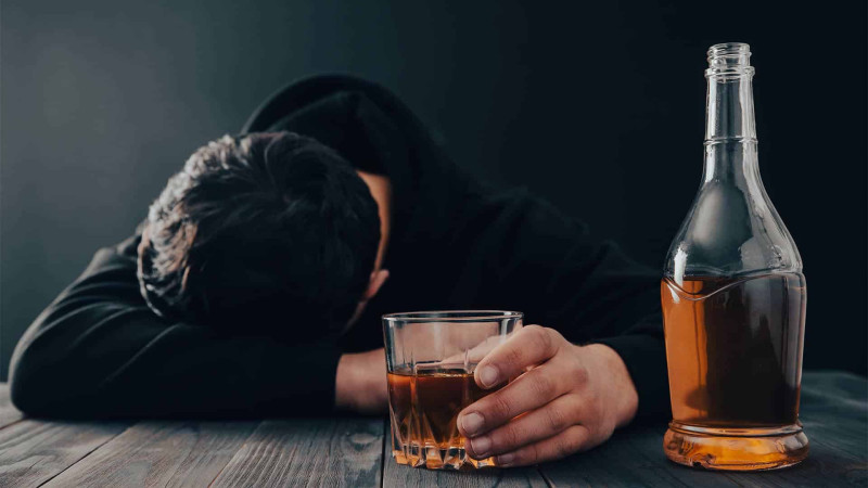 67 yaşlı kişi spirtli içkidən zəhərlənib