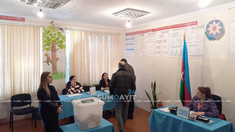 Sumqayıtda səsvermə məntəqələrində fəallıq müşahidə olunur