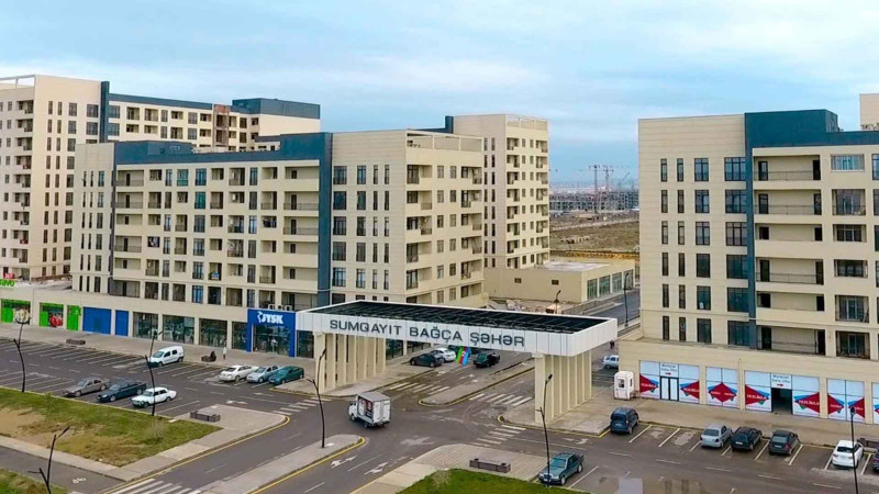 Tikinti işləri Bağça Şəhərin sakinlərini çarəsiz duruma salıb