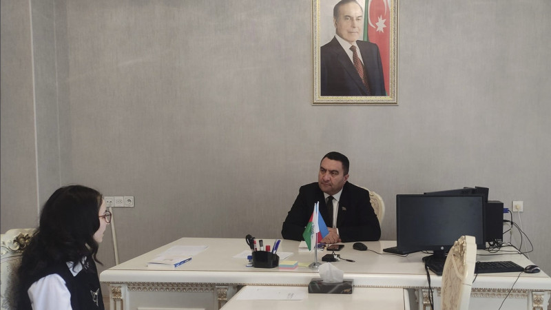 Deputat Müşfiq Məmmədli seçiciləri qəbul edib