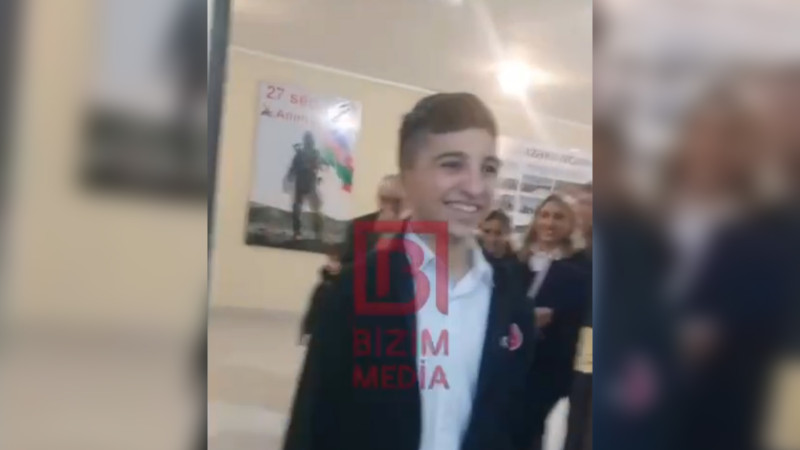 Cərəyan vuran yeniyetmənin məktəbdə qarşılanma anı – VİDEO