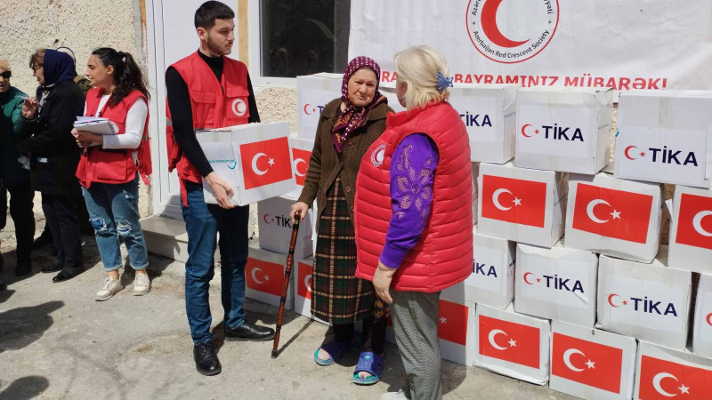 Ehtiyaclı ahıllara bayram bağlamaları verilib