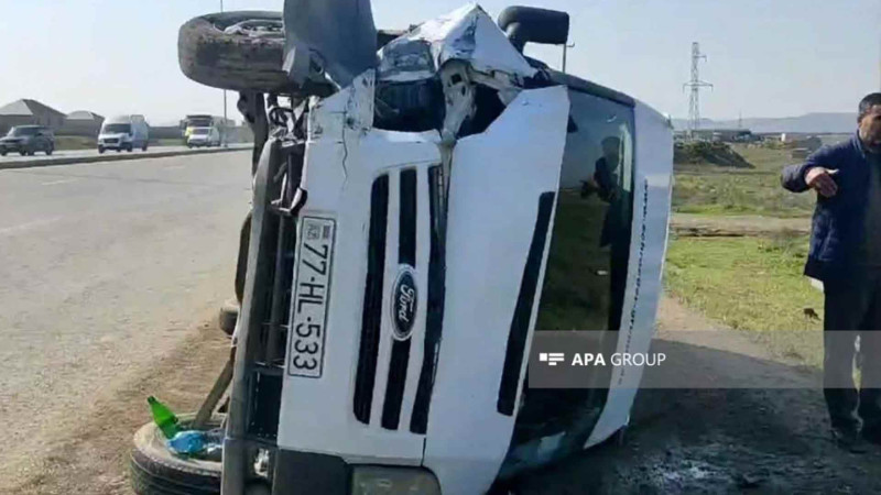 Sarayda 2 avtomobil toqquşub, xəsarət alan var