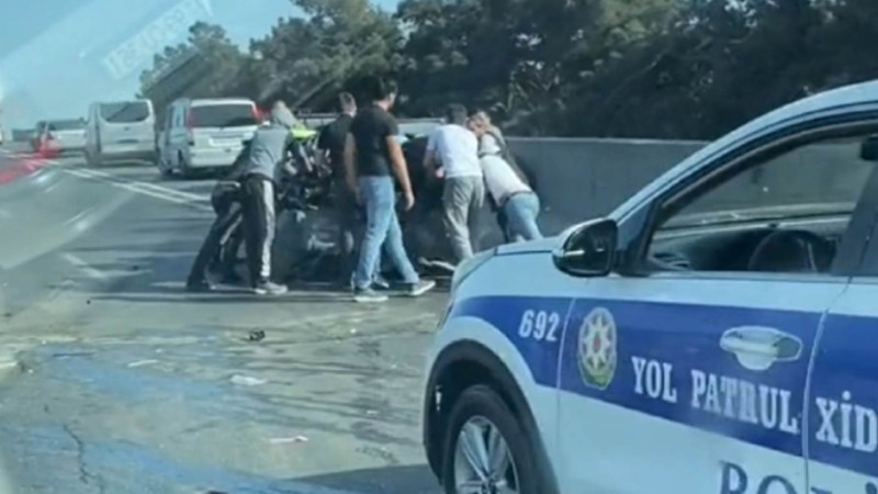 Bakı–Sumqayıt yolunda “Vito” qəzaya səbəb olub